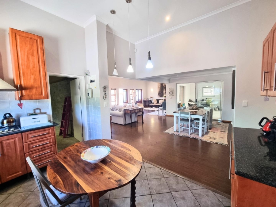 3 Bedroom Property for Sale in Sandbaai Western Cape